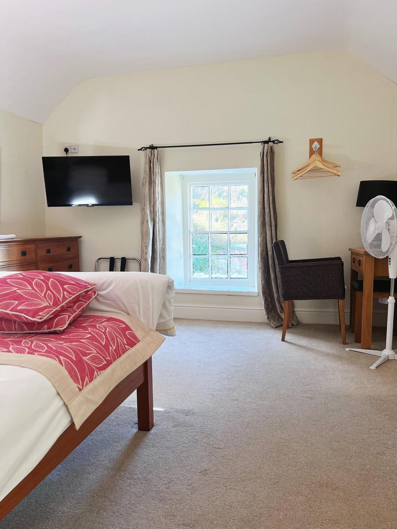 The Crown Hotel Corwen Dış mekan fotoğraf